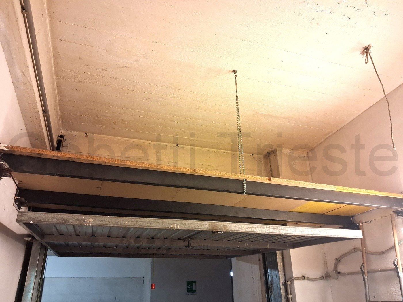 Box/Garage 15mq in vendita a Trieste