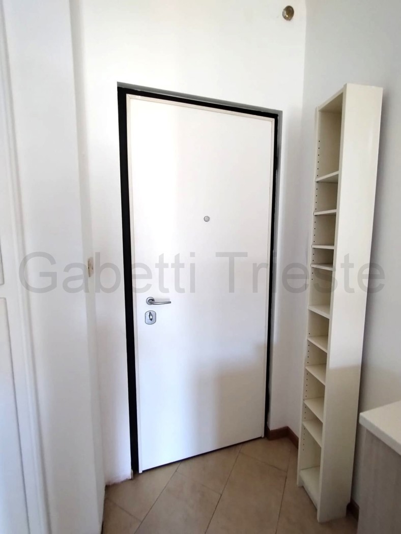 Bilocale arredato in affitto a Trieste