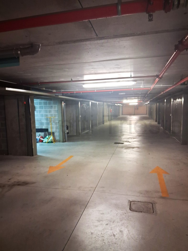 Box/Garage 14mq in vendita a Trieste
