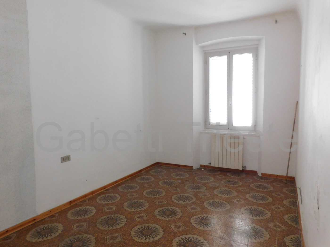 Quadrilocale da ristrutturare a Trieste