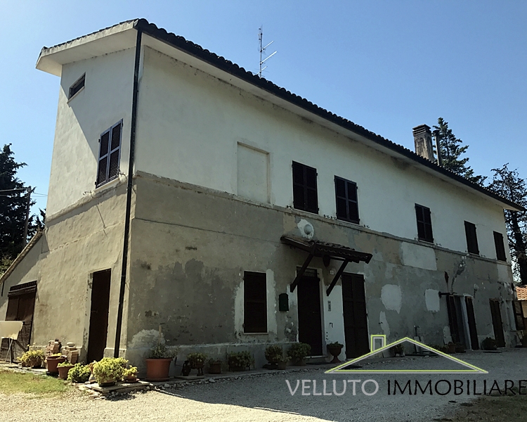 Casa indipendente con posto auto scoperto a Corinaldo