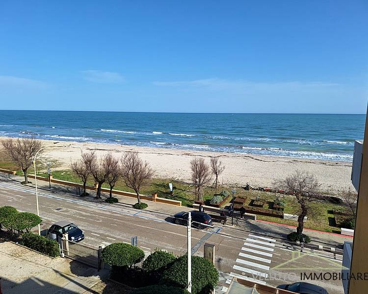 Bilocale vista mare, Senigallia lungomare italia