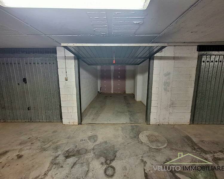 Box o garage in vendita a Senigallia, Borgo Ribeca