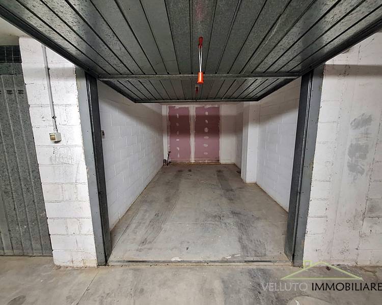 Box o garage in vendita a Senigallia, Borgo Ribeca