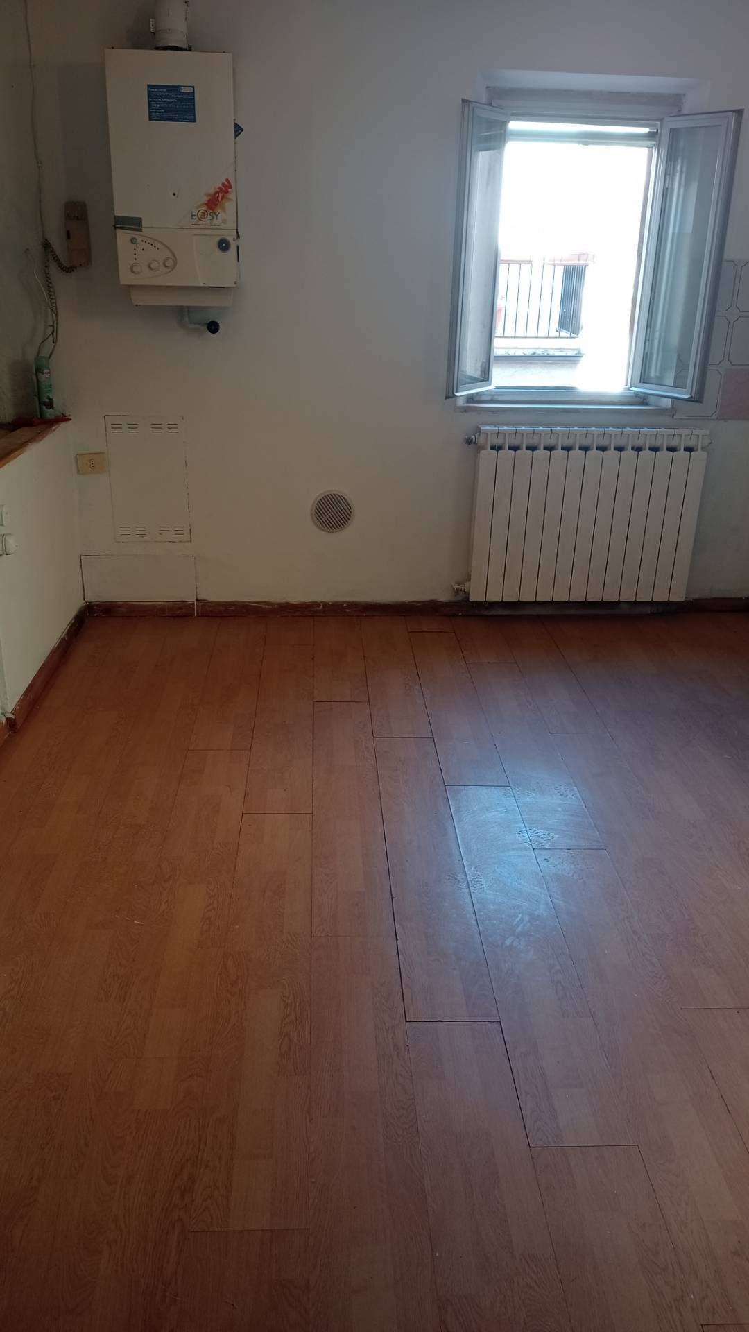 Ingresso autonomo in vendita a Fabriano, Piano