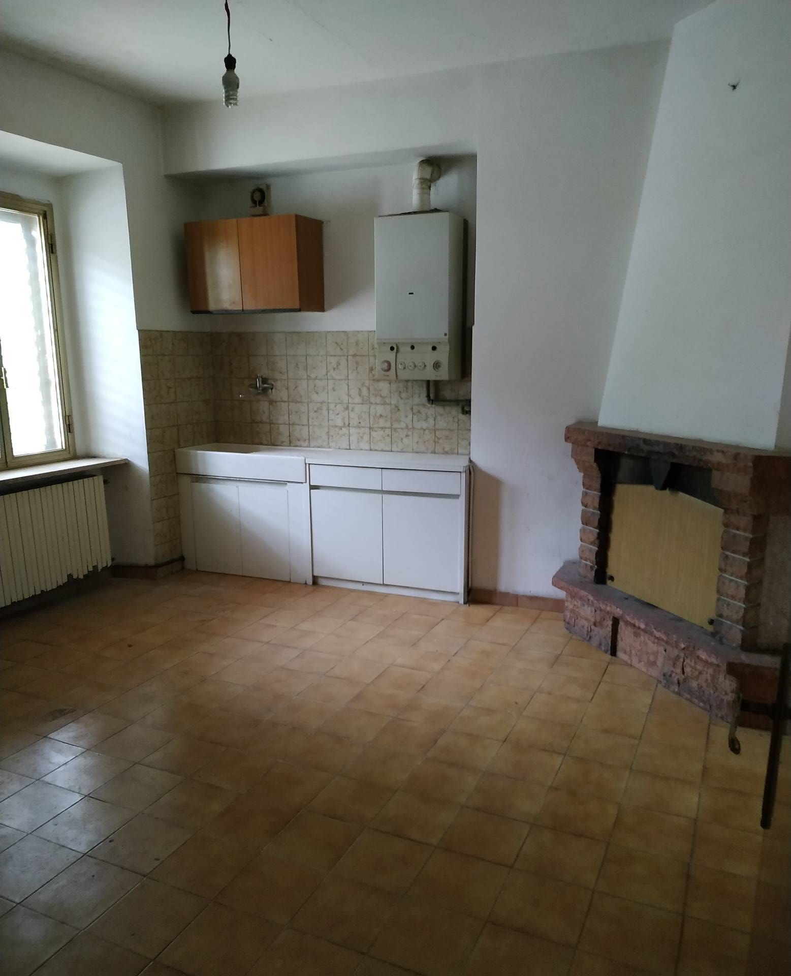 Appartamento in vendita a Genga