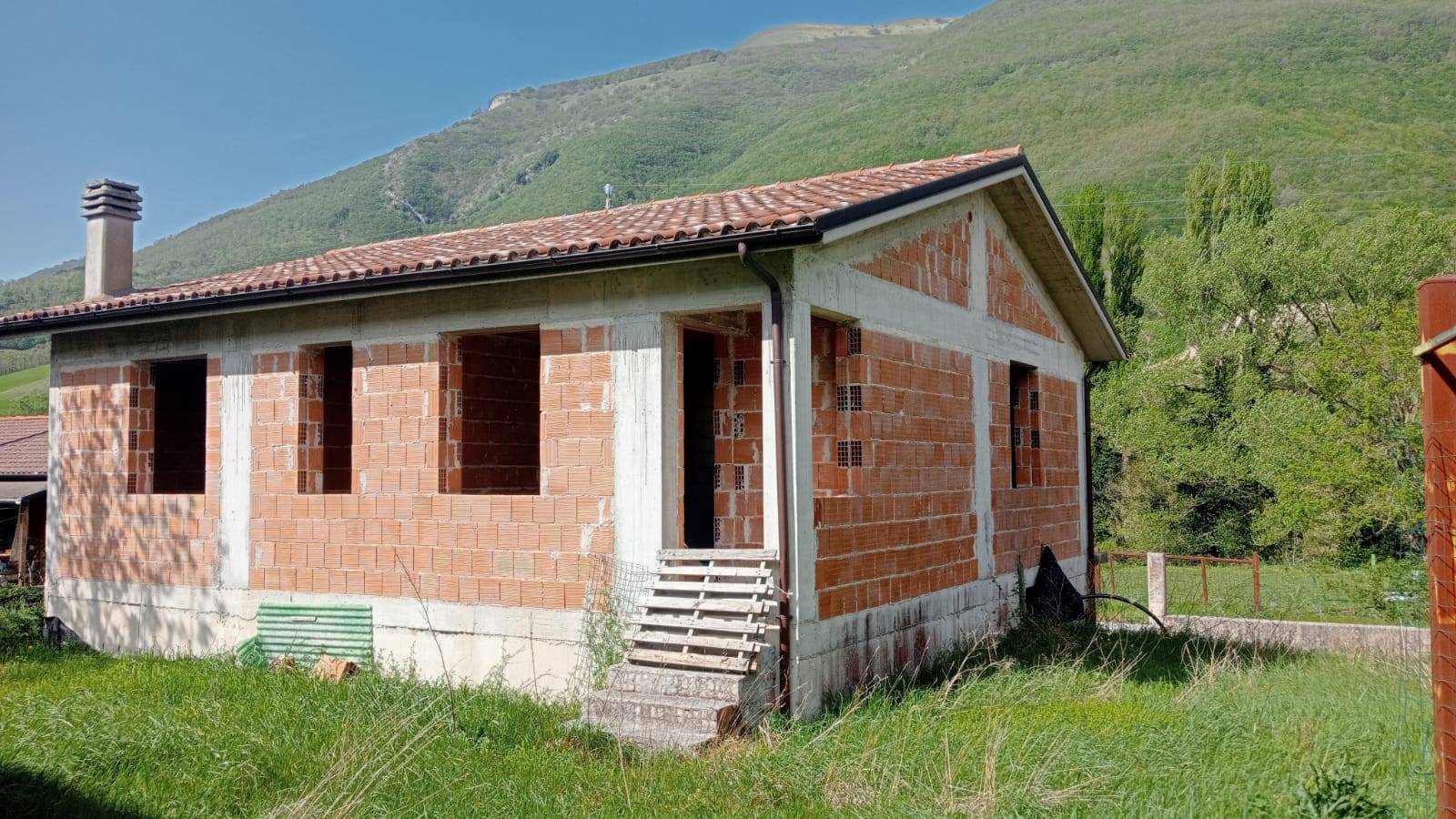 Casa singola in vendita a Fabriano, Campodonico