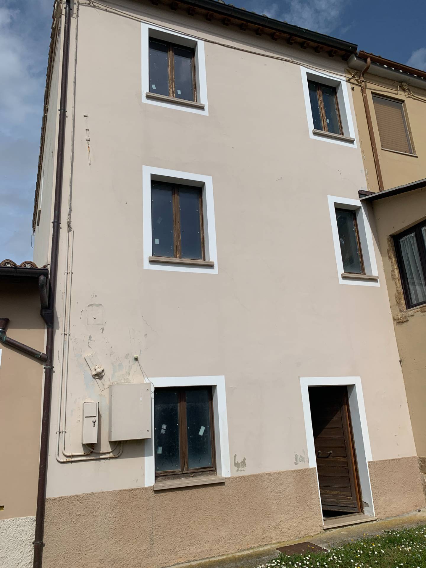 Villette a schiera in vendita a Fabriano, Attiggio