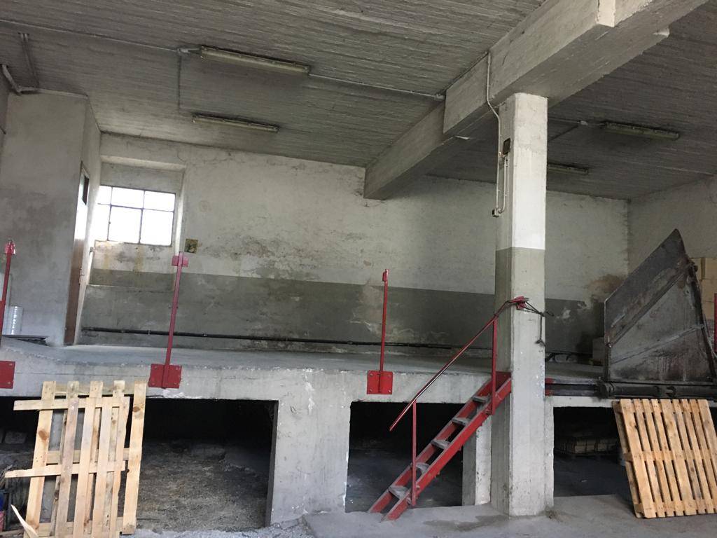 Box o garage in vendita a Fabriano, Serraloggia