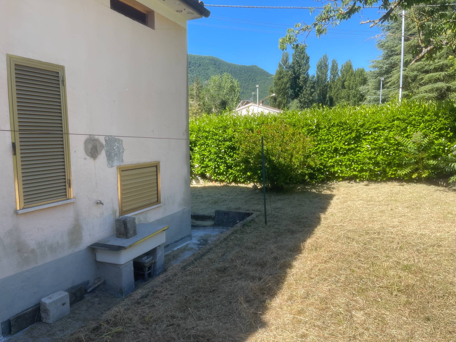 Ingresso autonomo in vendita a Fabriano, Cancelli