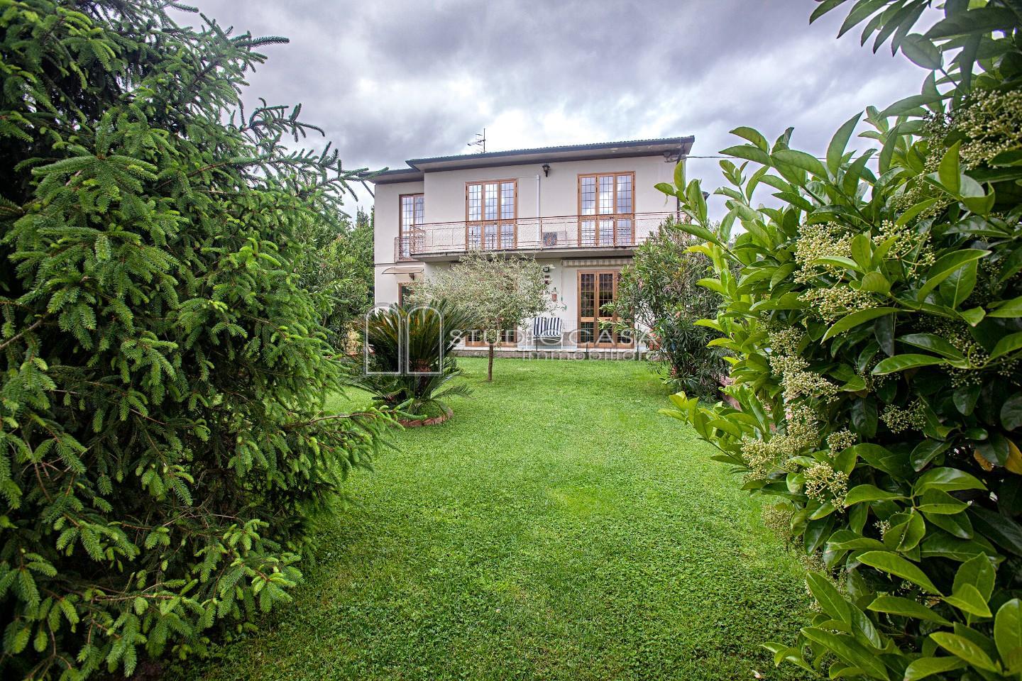Villa con giardino, San Giuliano Terme asciano