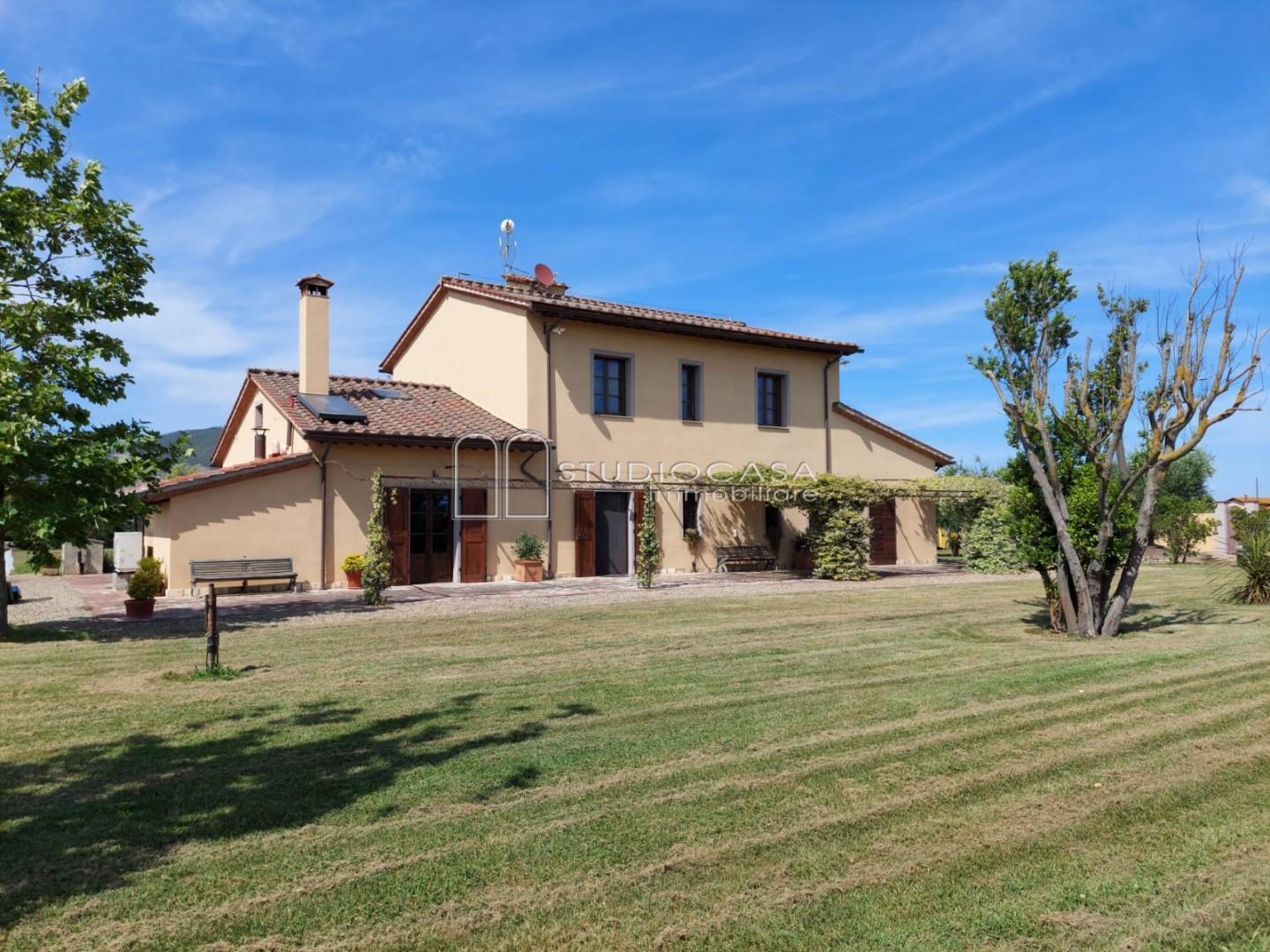 Rustico ristrutturato a Cascina