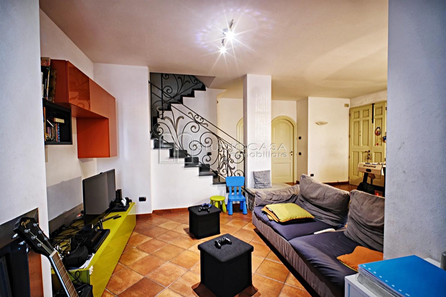 Villa con giardino, Cascina pardossi