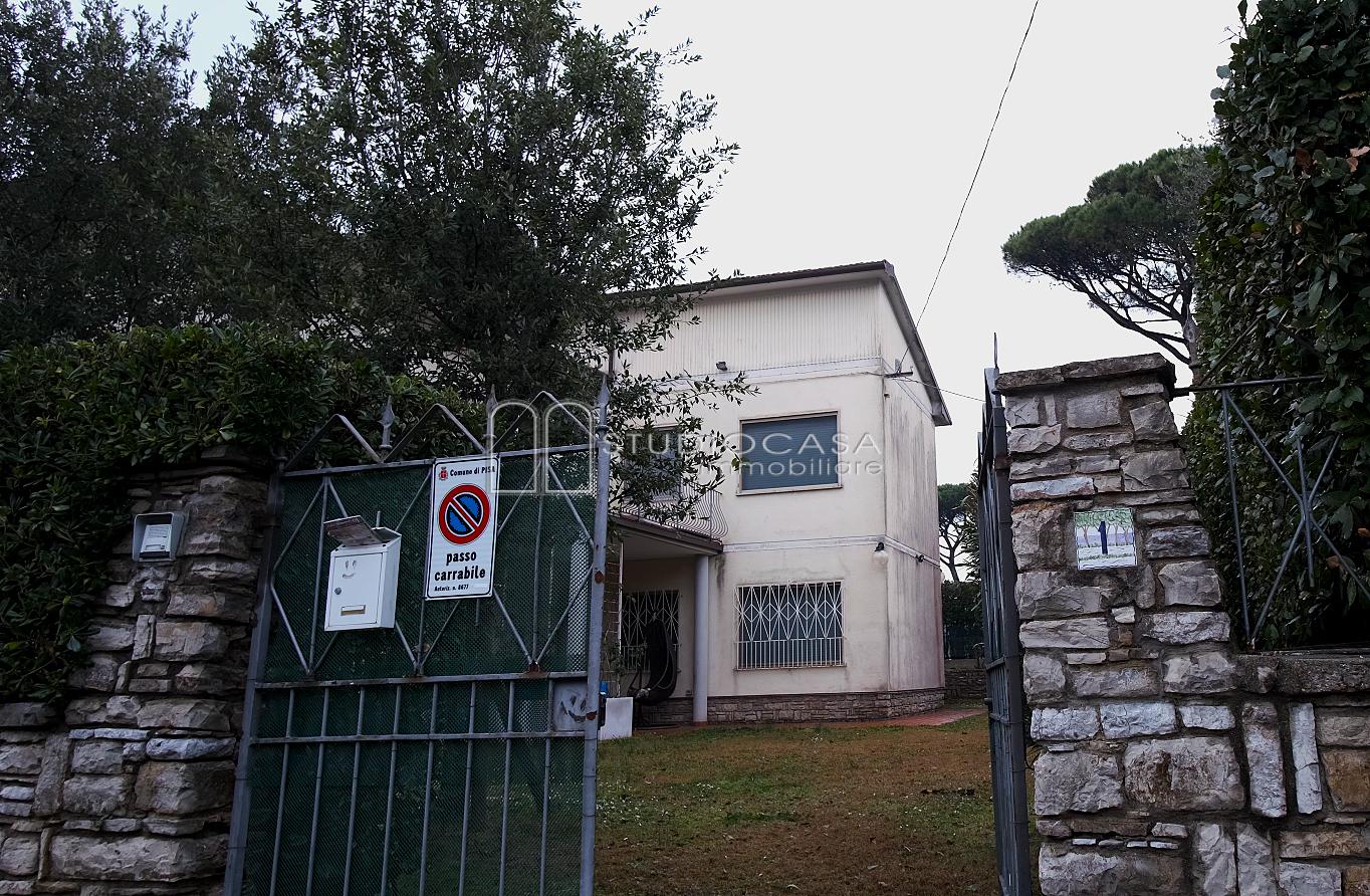 Villa con giardino, Pisa tirrenia