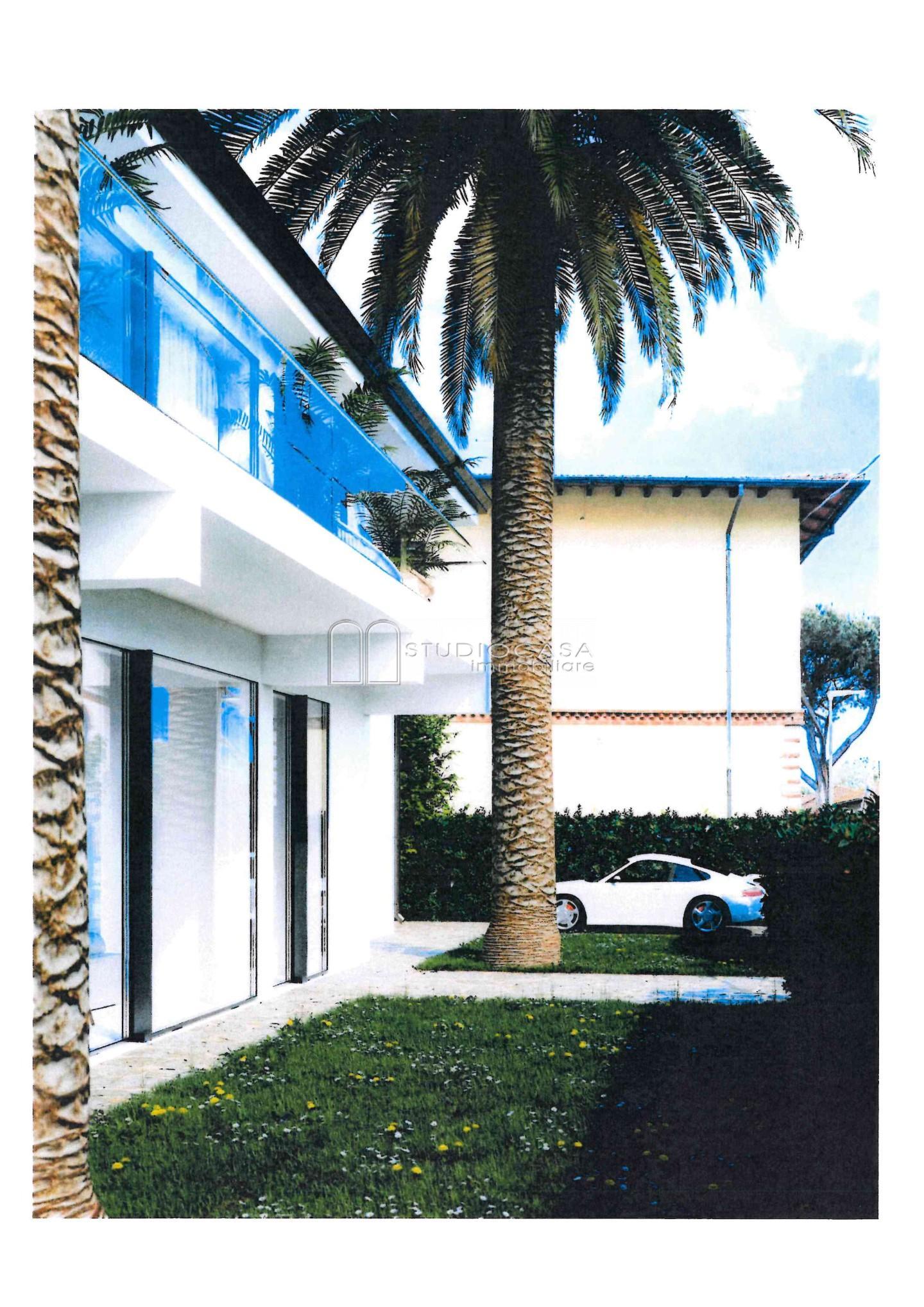 Villa con giardino a Forte dei Marmi