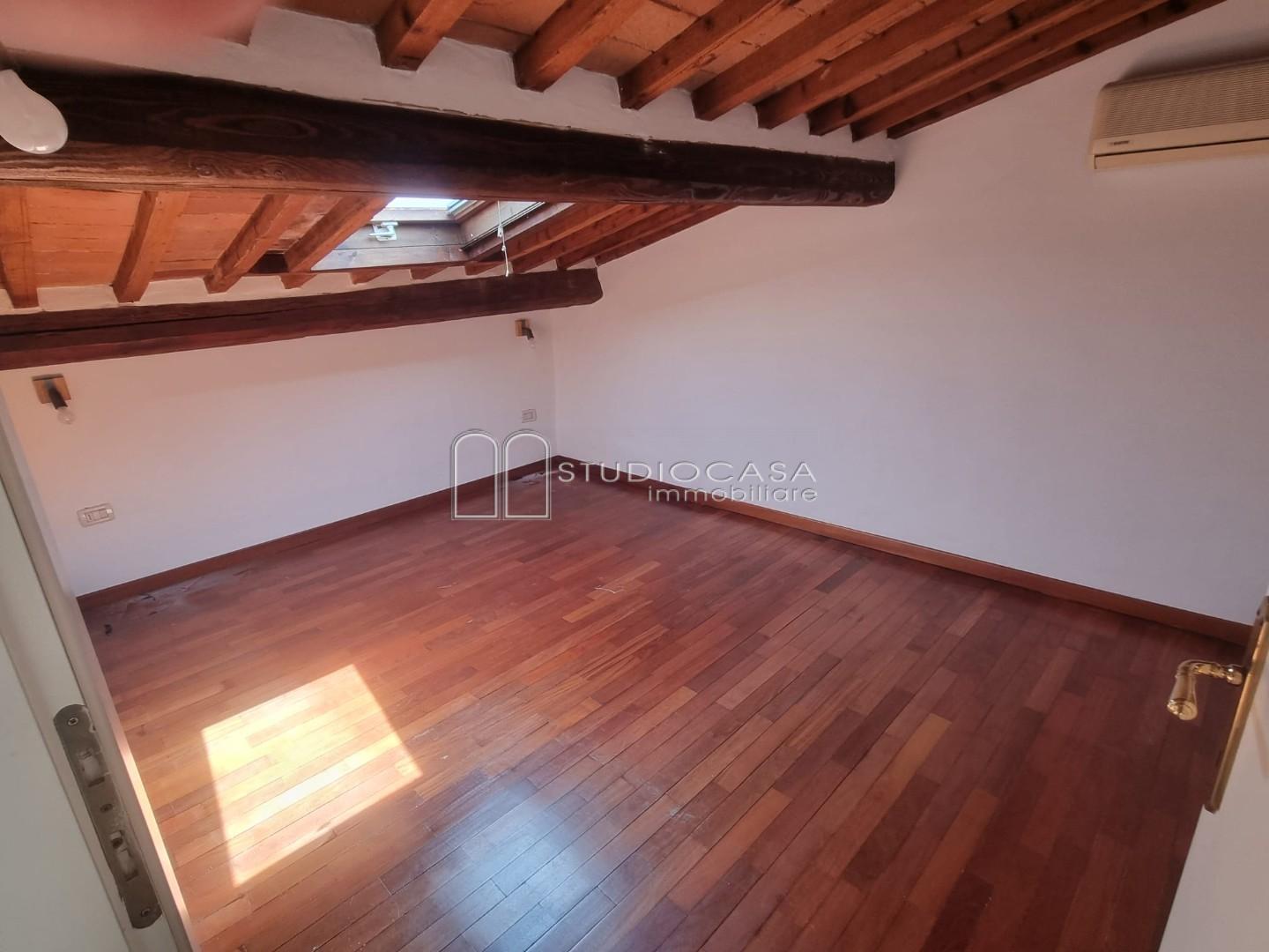 Quadrilocale arredato in affitto, Pisa santa marta