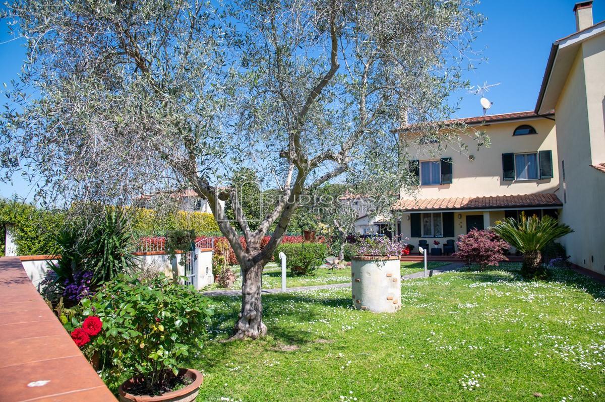 Villa con giardino a San Giuliano Terme