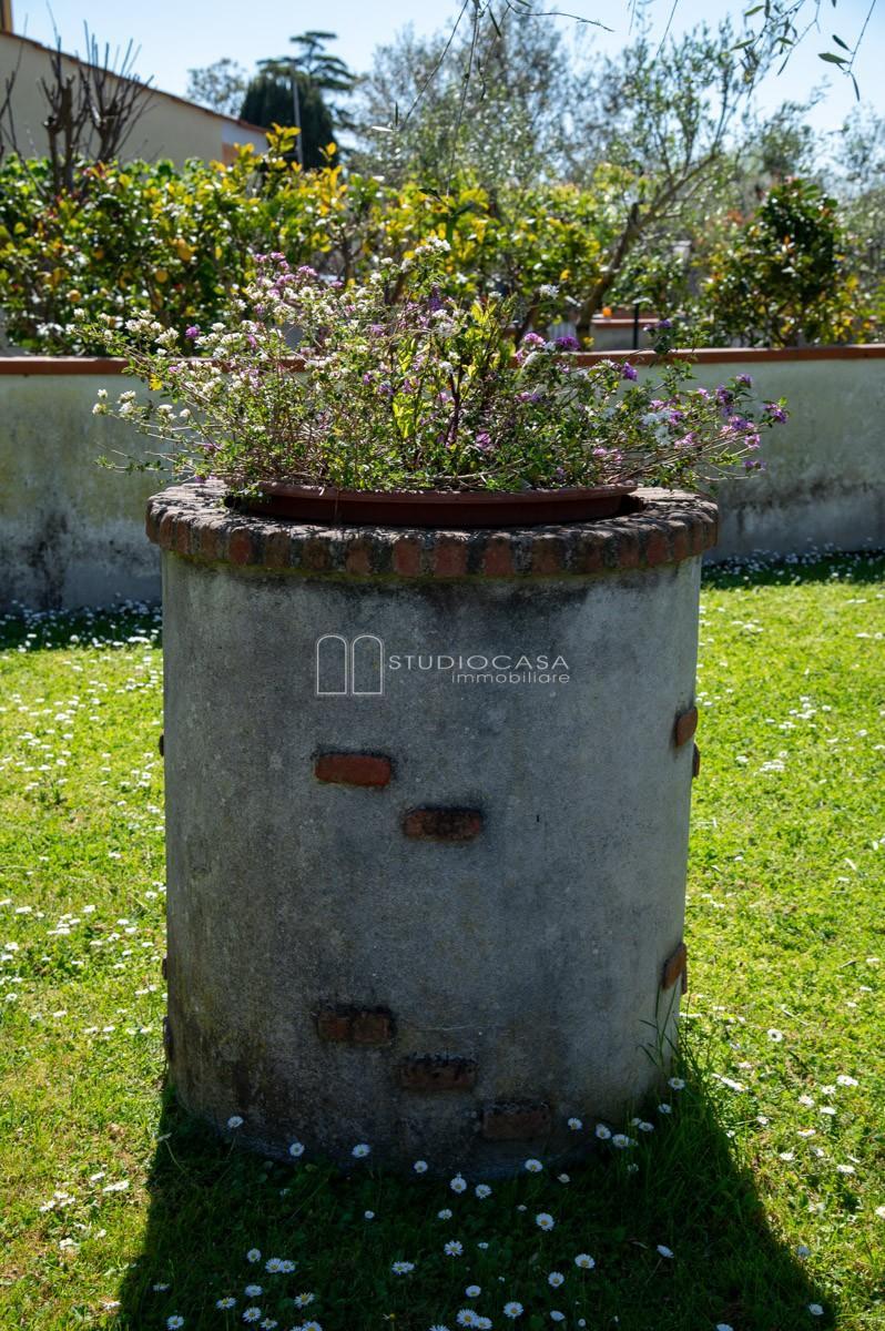 Villa con giardino a San Giuliano Terme