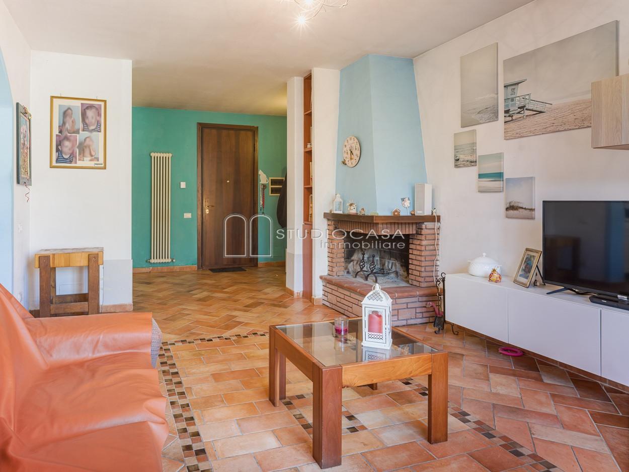 Villa Bifamiliare con giardino, Cascina titignano