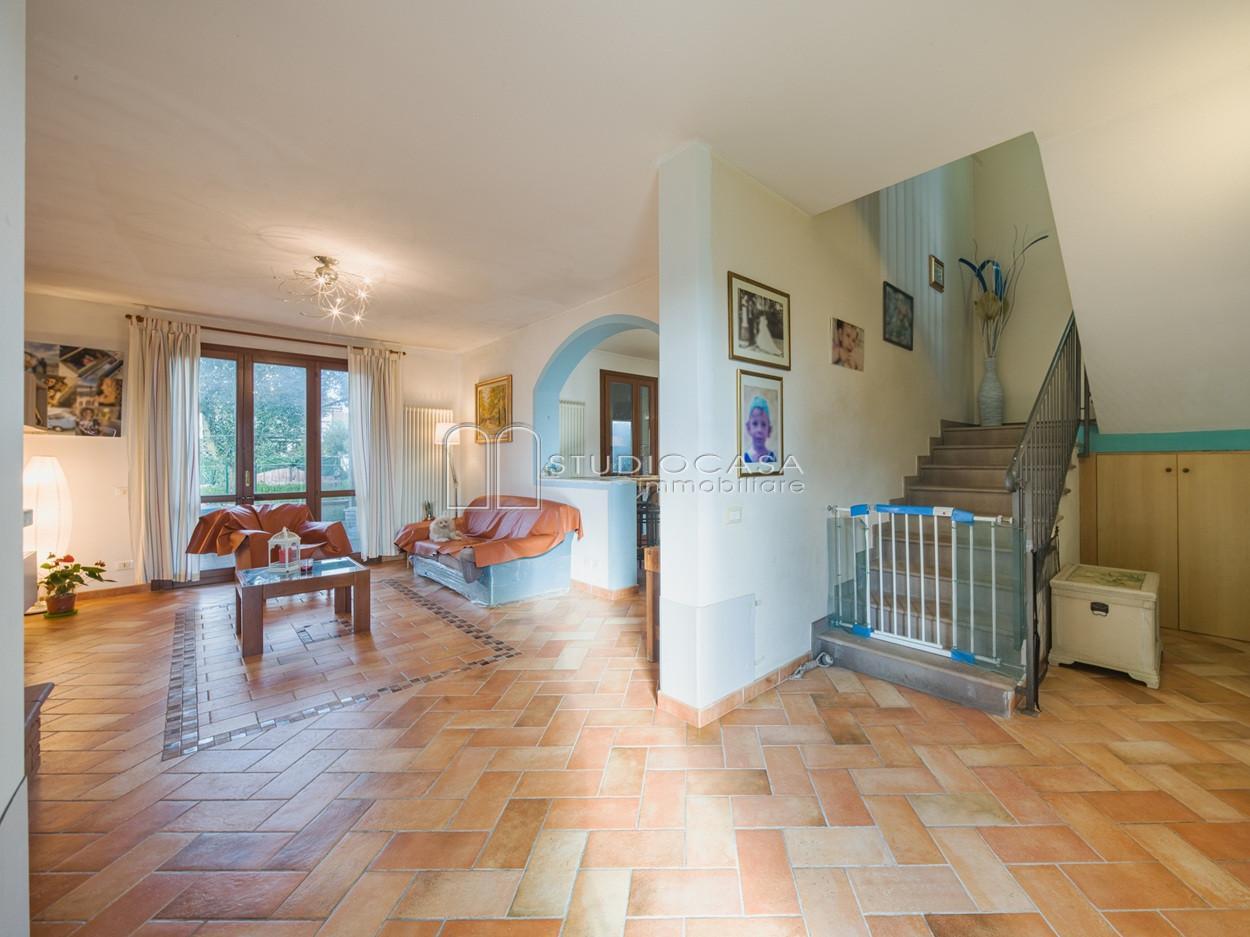 Villa Bifamiliare con giardino, Cascina titignano