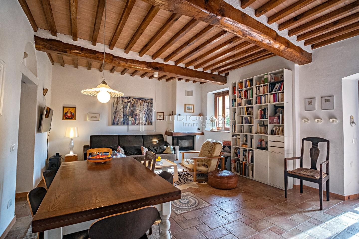 Casa indipendente con giardino a Calci