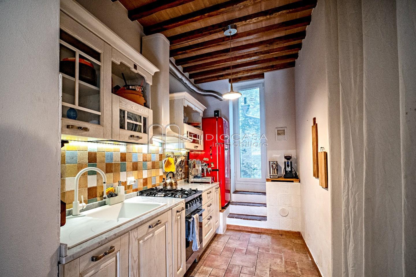 Casa indipendente con giardino a Calci