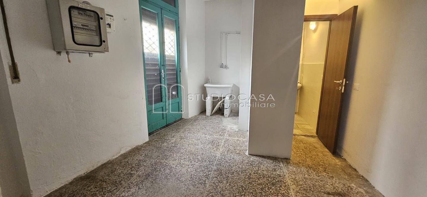 Locale commerciale in affitto, Pisa porta a mare