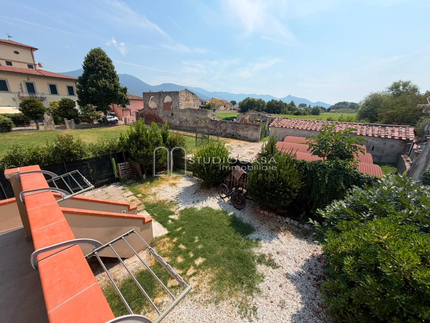 Quadrilocale con giardino, San Giuliano Terme ghezzano