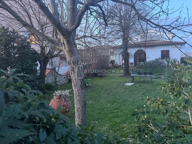 Villa con giardino, San Giuliano Terme pontasserchio