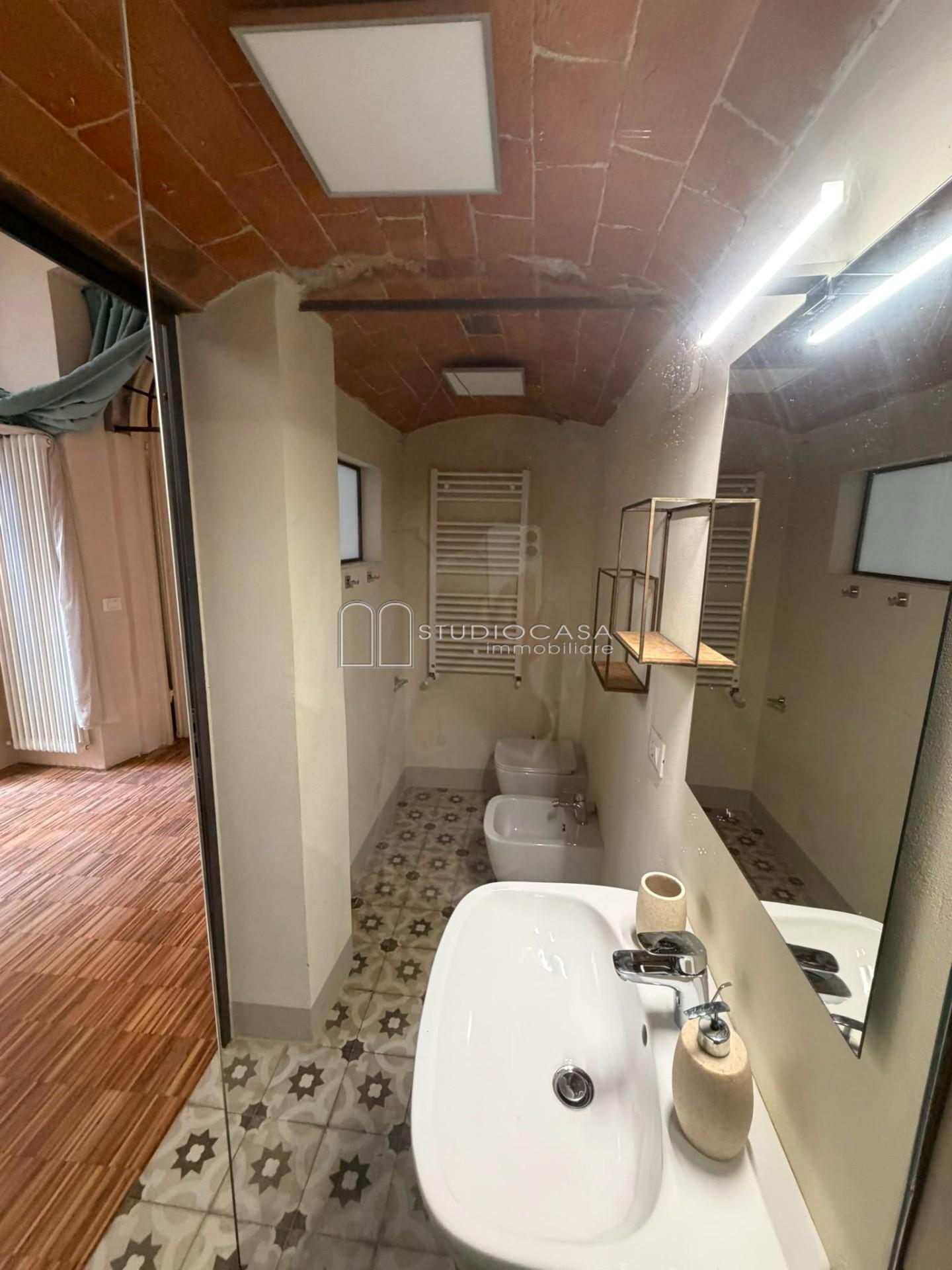Bilocale arredato in affitto, Pisa santa caterina