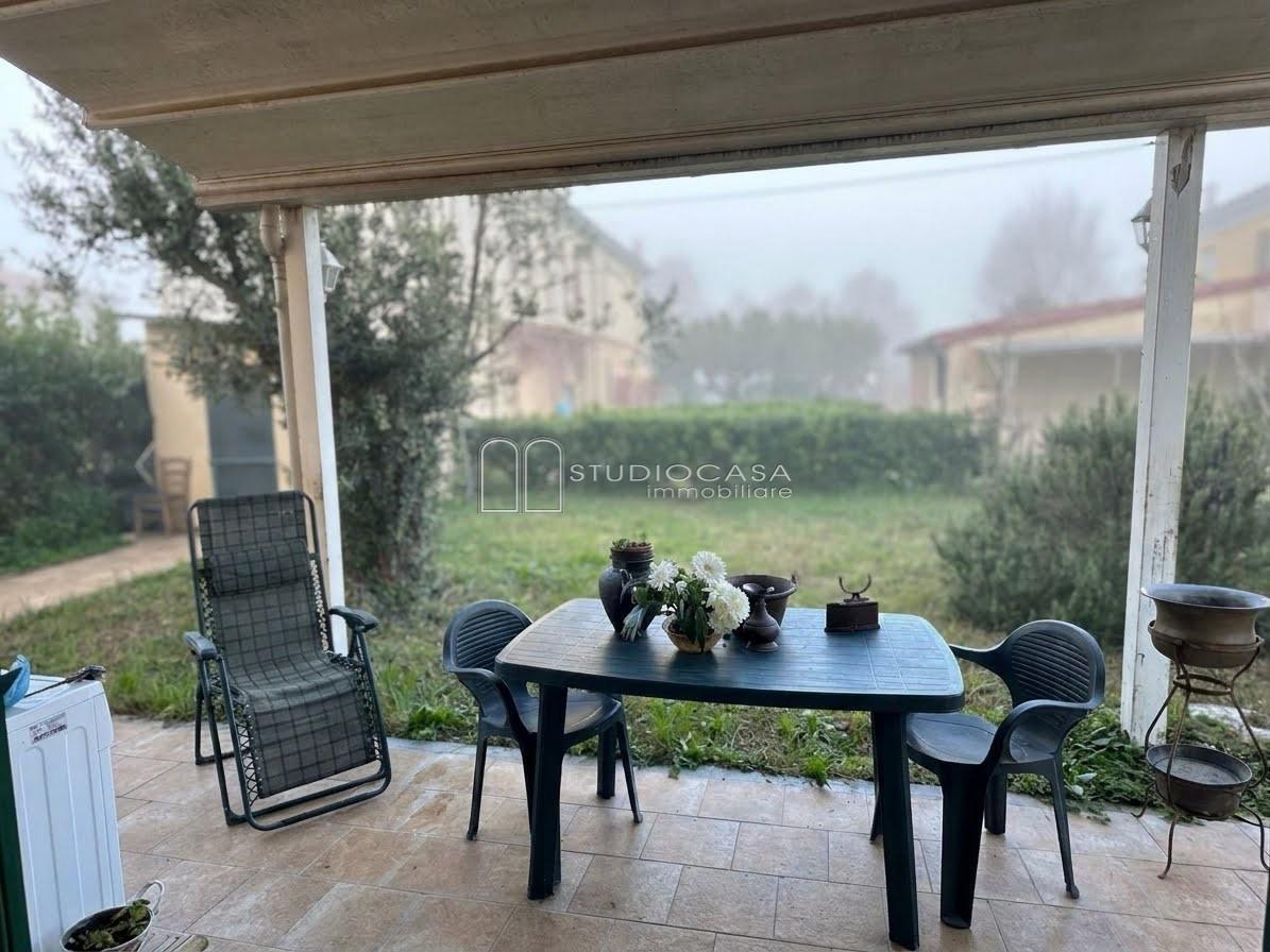 Villa Quadrifamiliari con giardino, Pisa ingegneria