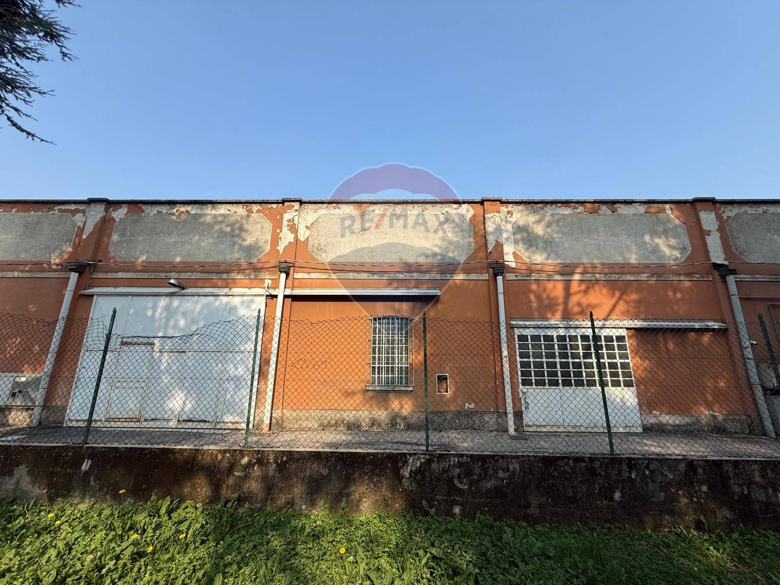 Capannone Industriale in vendita a Canegrate