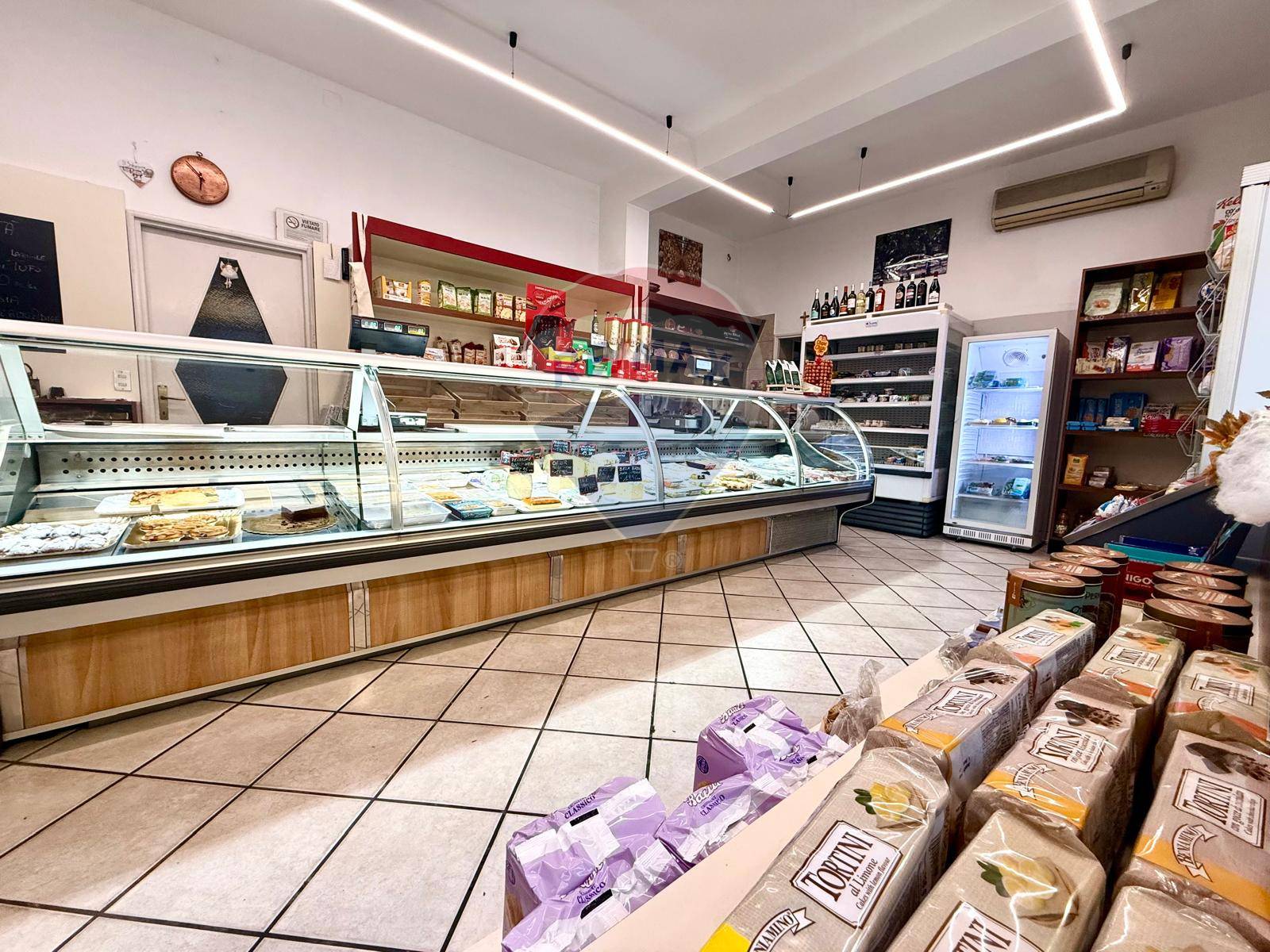 Attivit Commerciale in vendita a Legnano, Confine Con S. Giorgio S/L