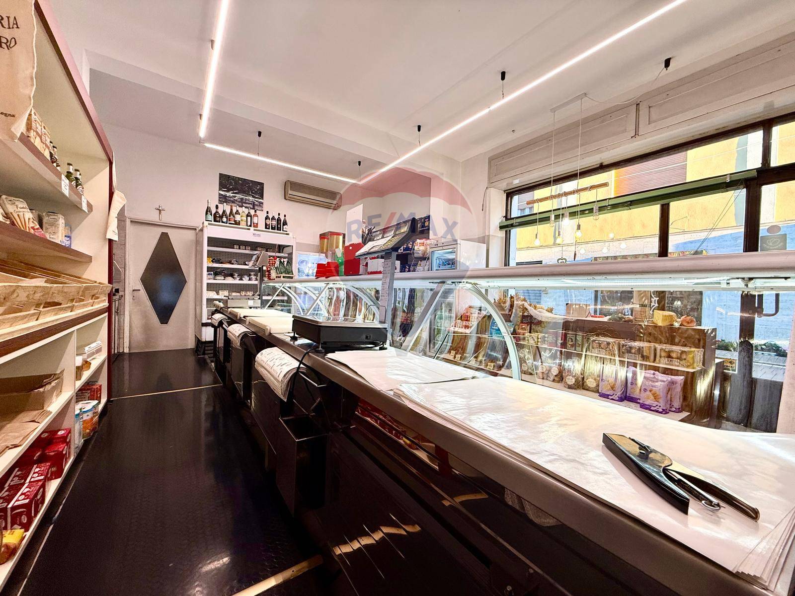 Attivit Commerciale in vendita a Legnano, Confine Con S. Giorgio S/L