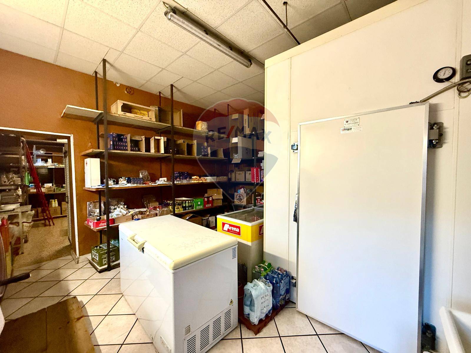 Attivit Commerciale in vendita a Legnano, Confine Con S. Giorgio S/L