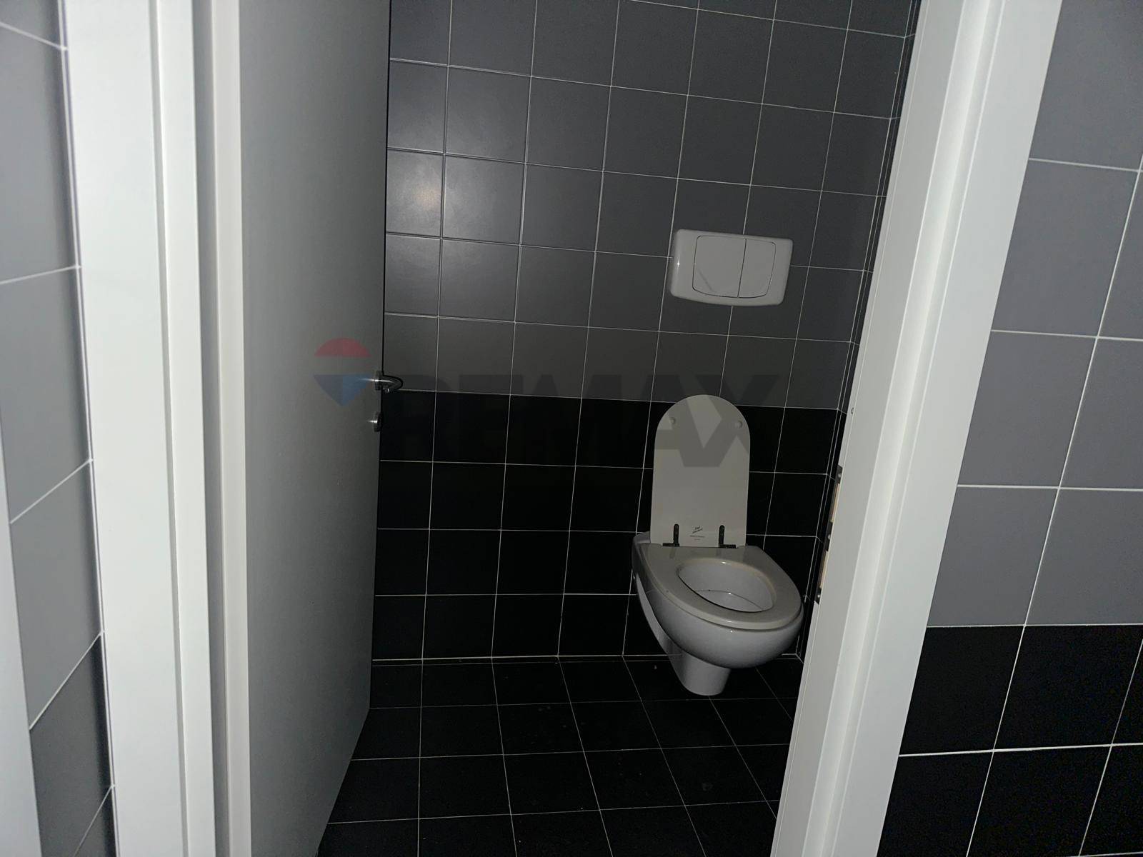 Ufficio in affitto a Legnano, Centro