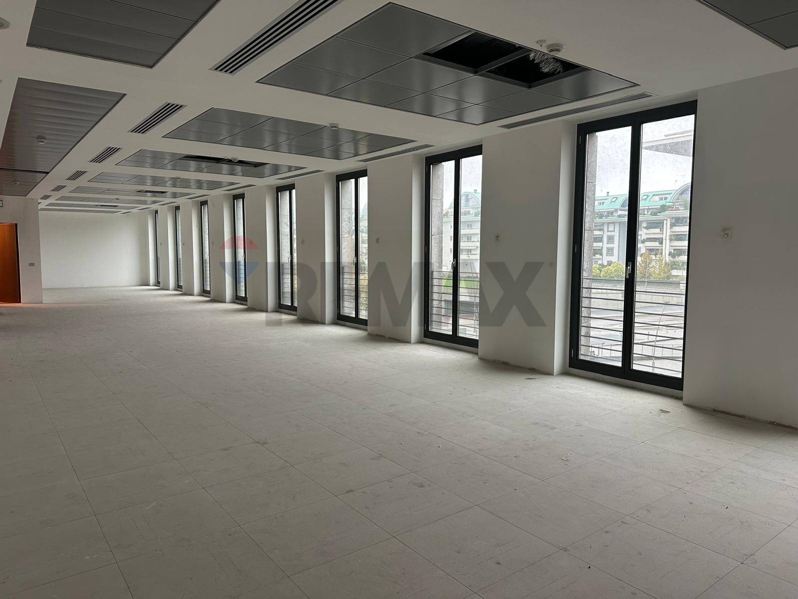 Ufficio in affitto a Legnano, Centro