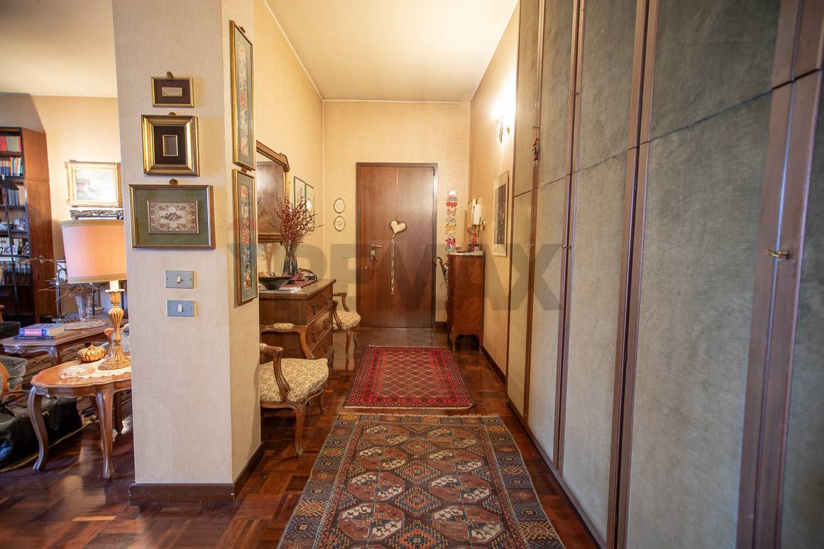 Appartamento in vendita a Saronno, Centro