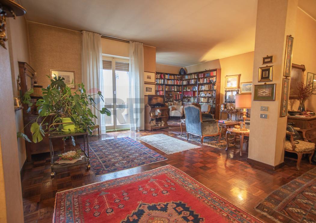 Appartamento in vendita a Saronno, Centro