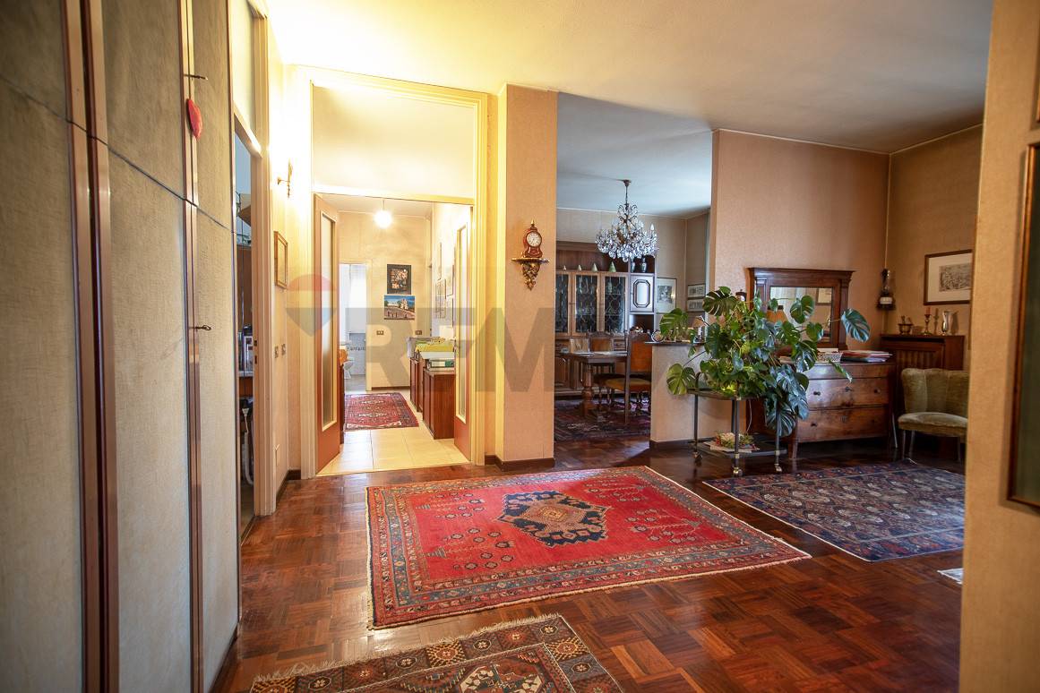 Appartamento in vendita a Saronno, Centro