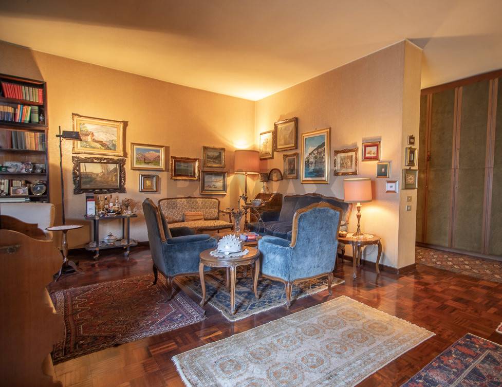 Appartamento in vendita a Saronno, Centro