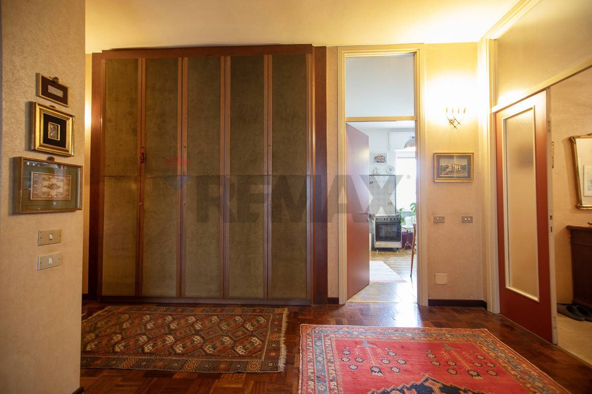 Appartamento in vendita a Saronno, Centro