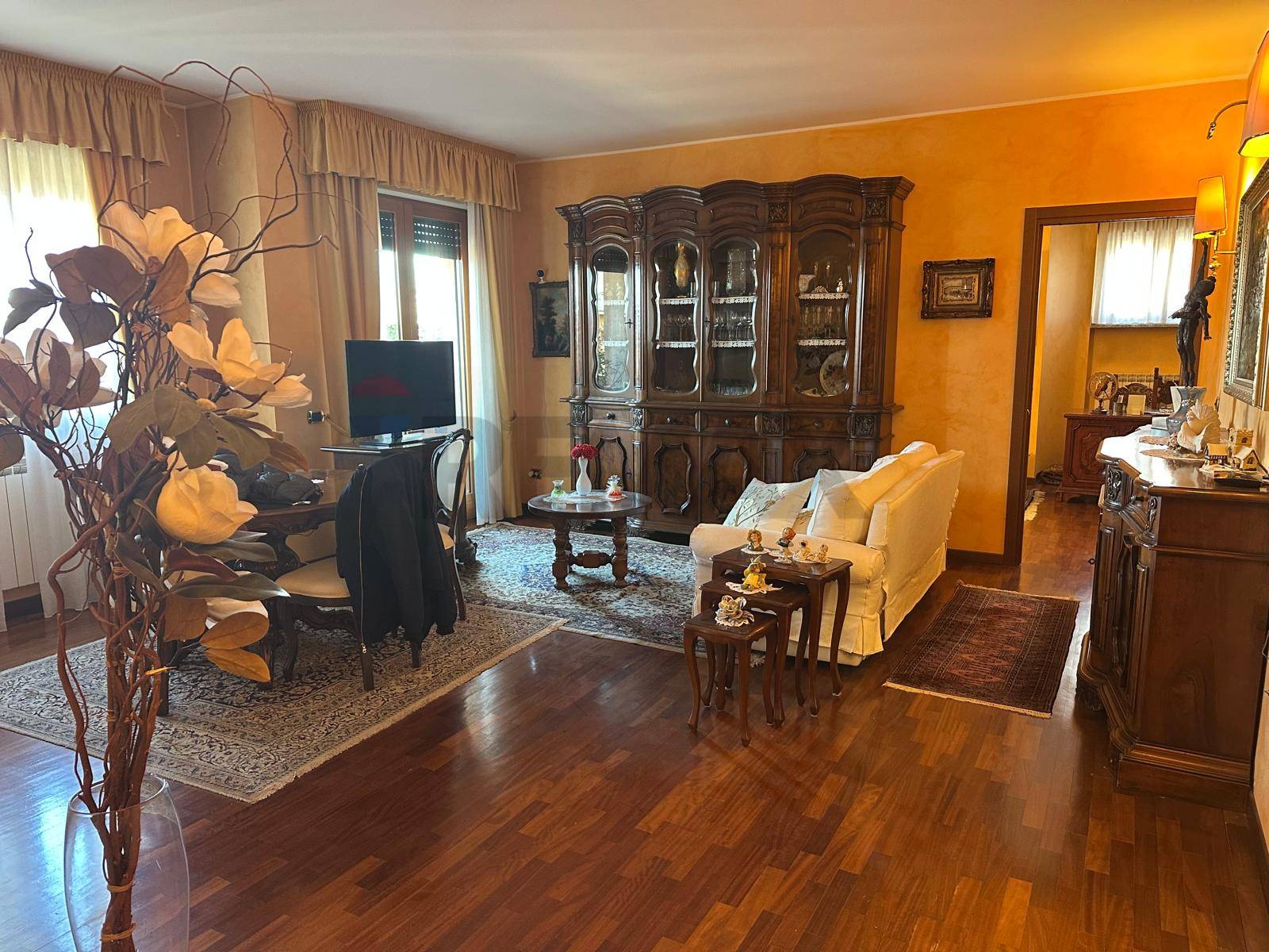 Appartamento in vendita a Legnano, Piscina