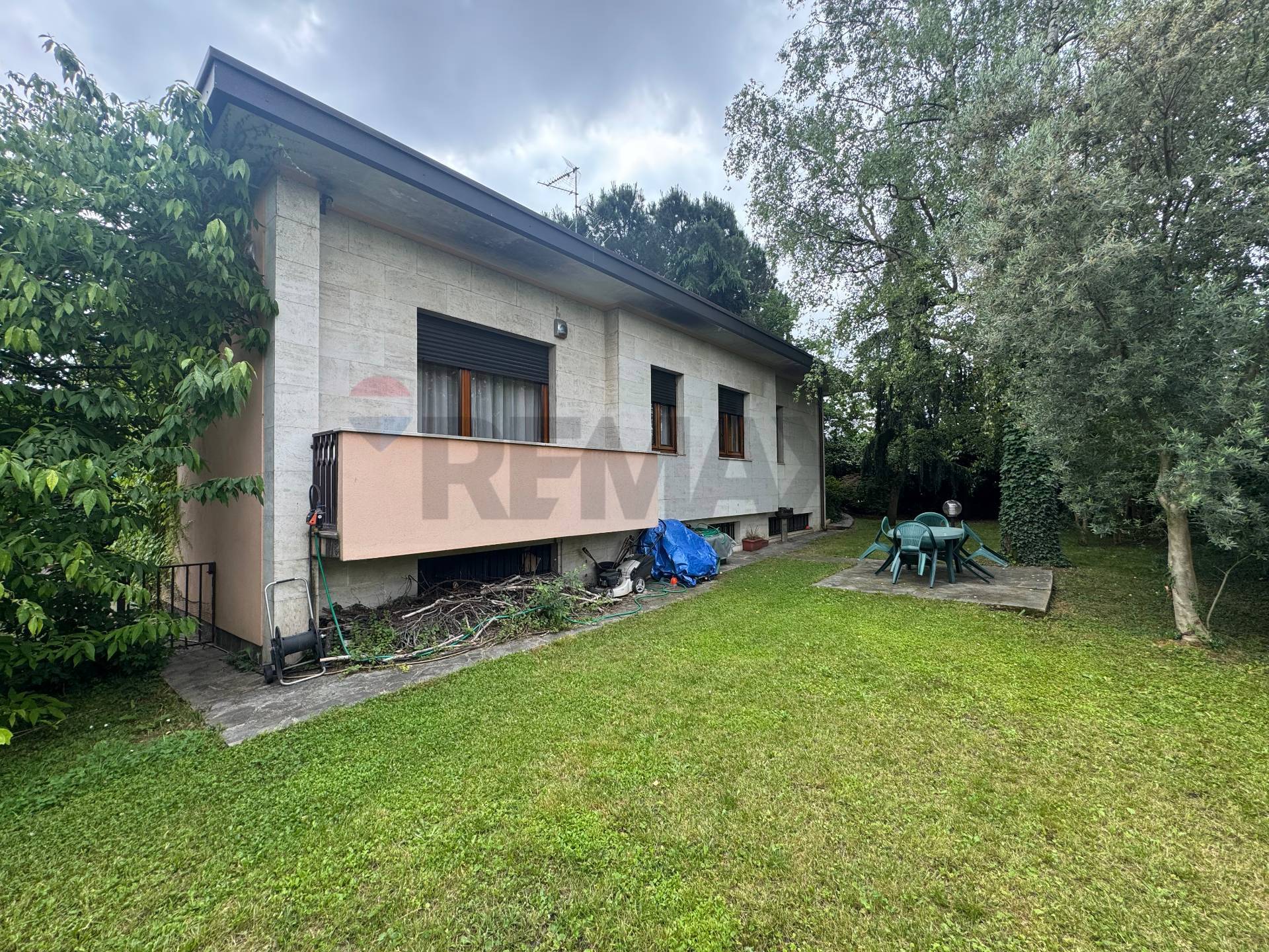 Villa singola in vendita a Legnano, Saronnese