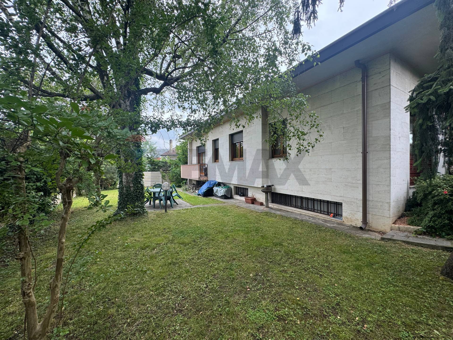 Villa singola in vendita a Legnano, Saronnese