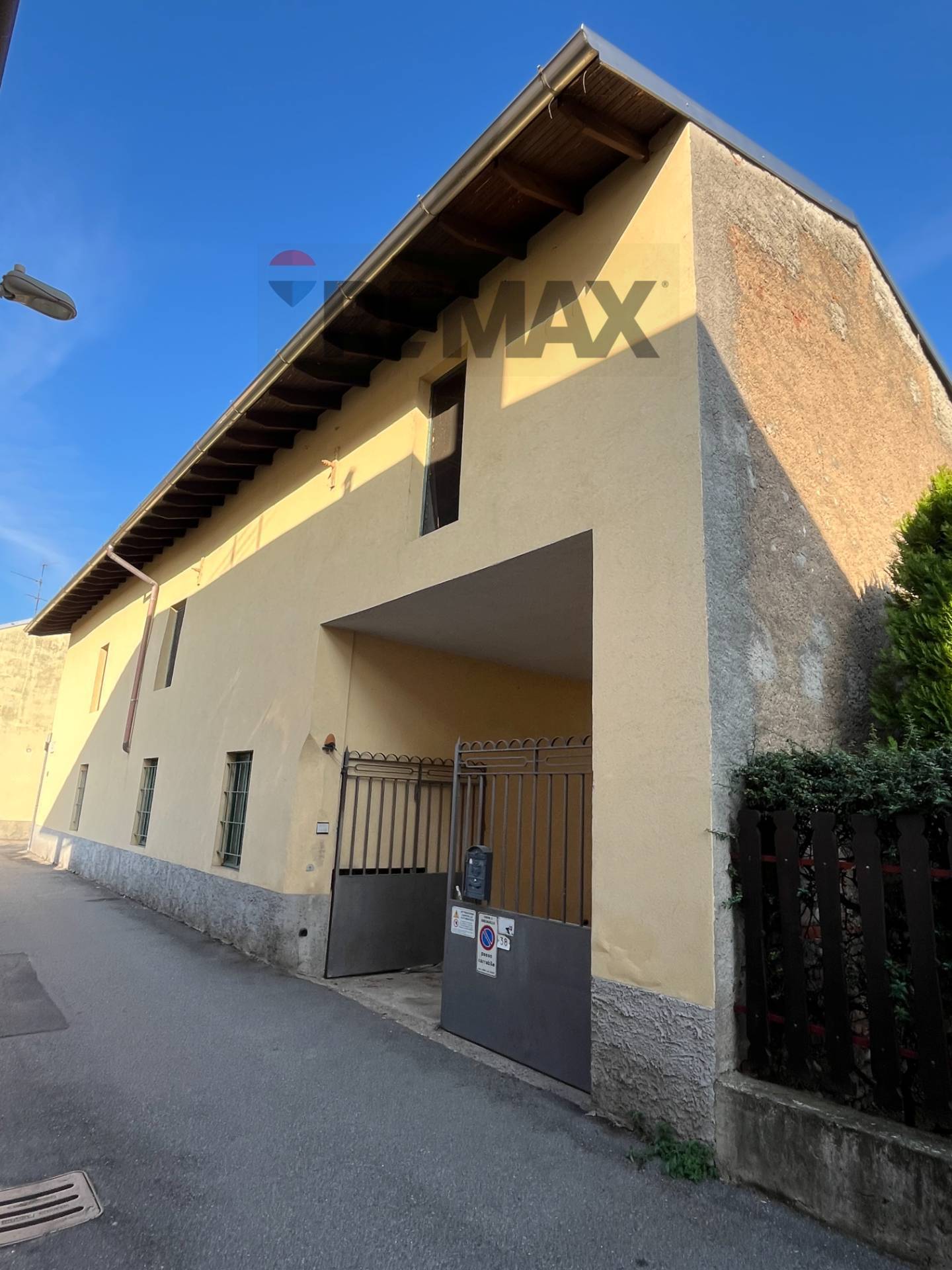 Casa Indipendente in vendita a Vanzaghello