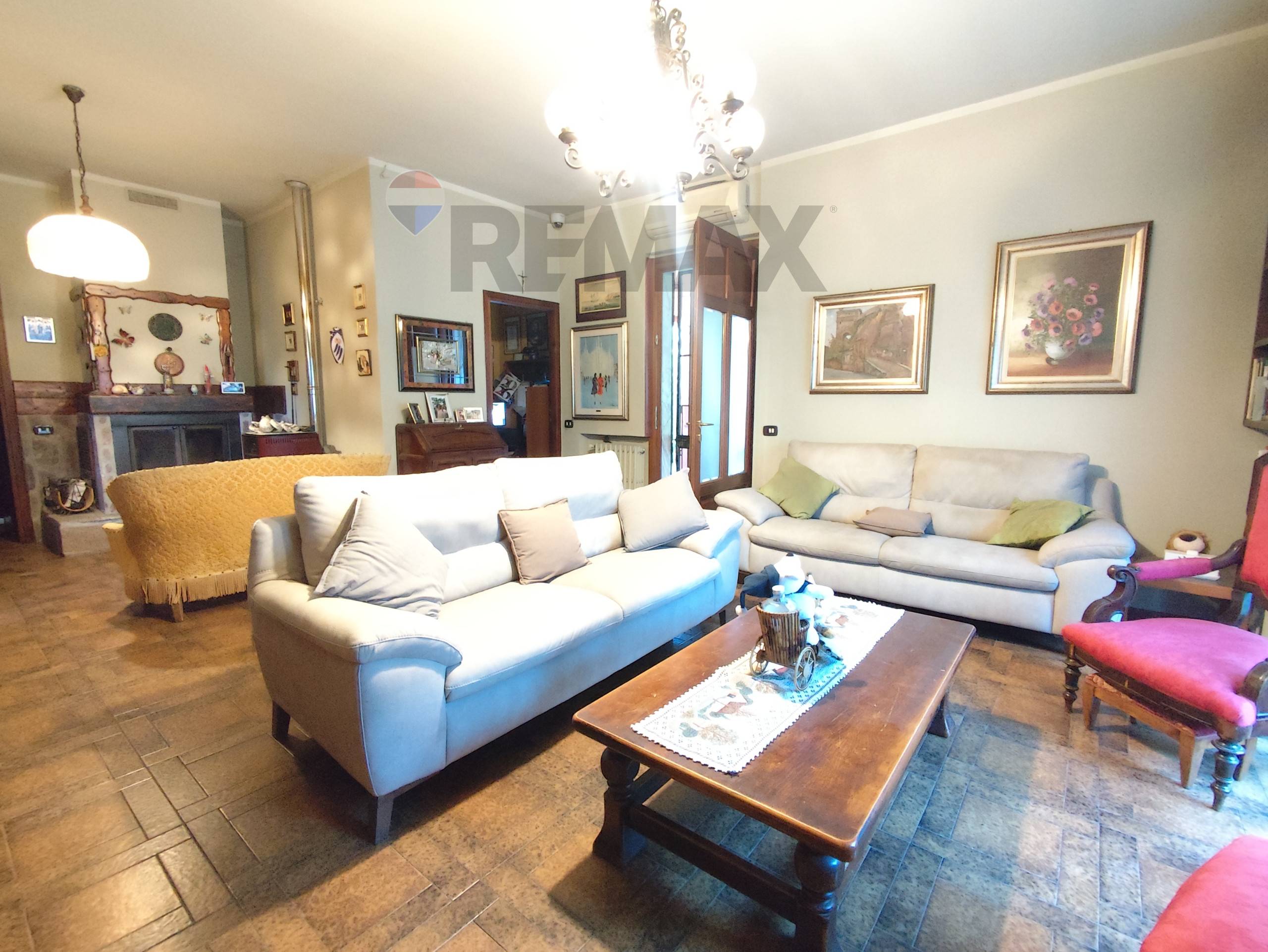 Villa singola in vendita a Melegnano
