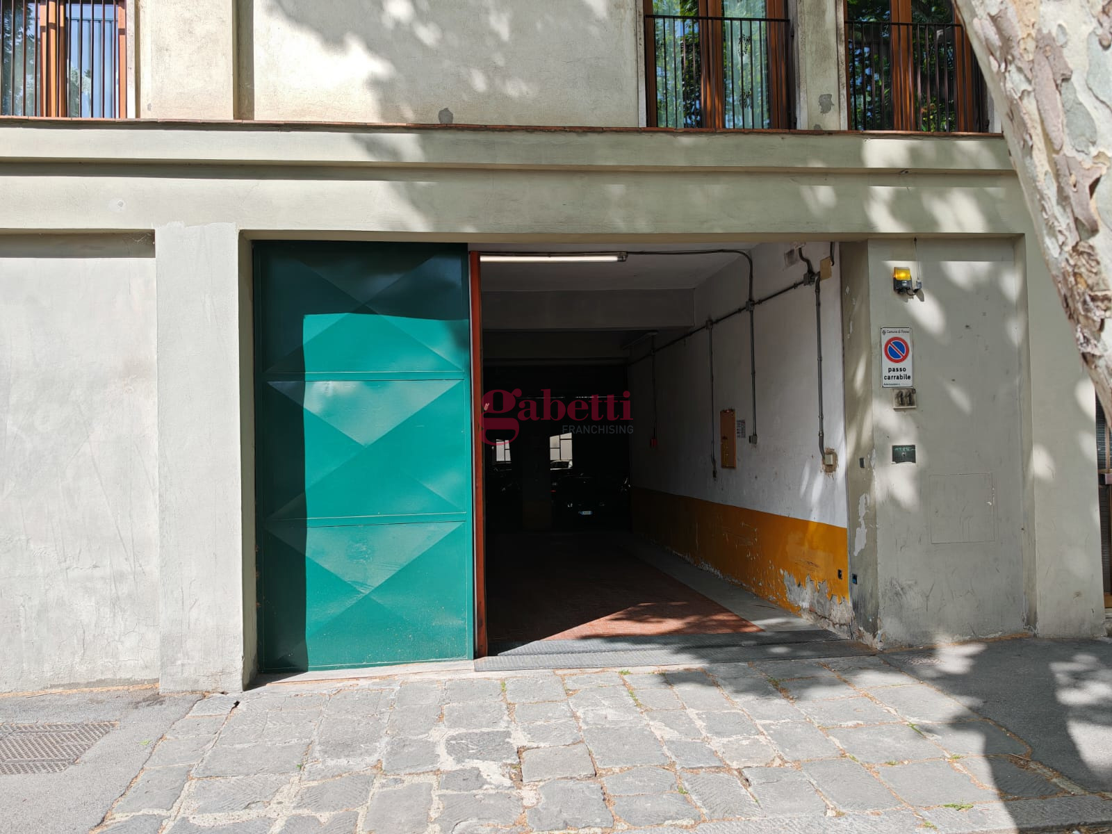 Box/Garage 10mq in vendita a Firenze