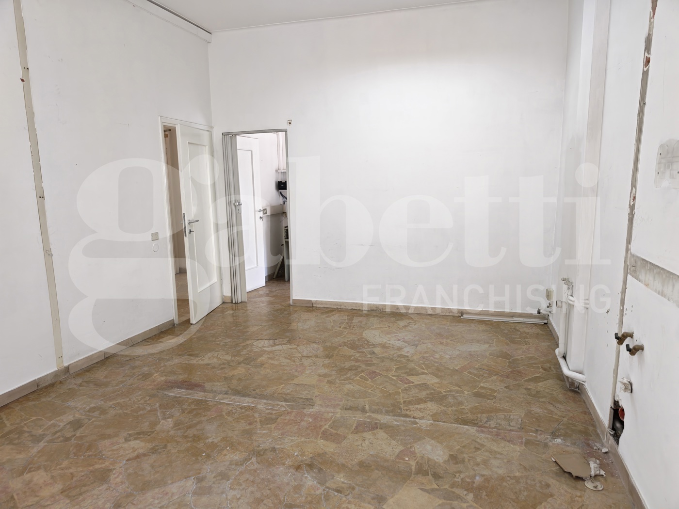 Quadrilocale da ristrutturare a Firenze