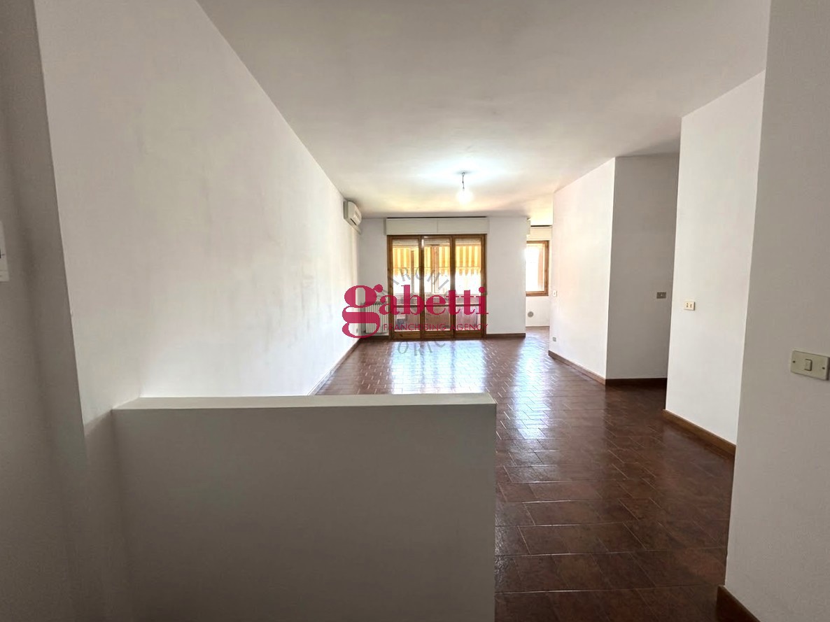 Appartamento da ristrutturare a Scandicci